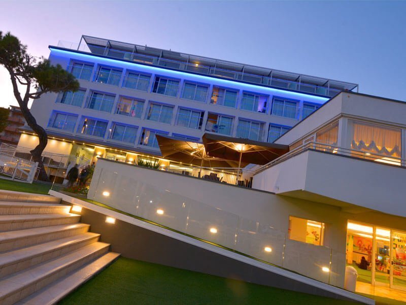 ugo_plazzi_progetti_hotel_club_family_riccione_2